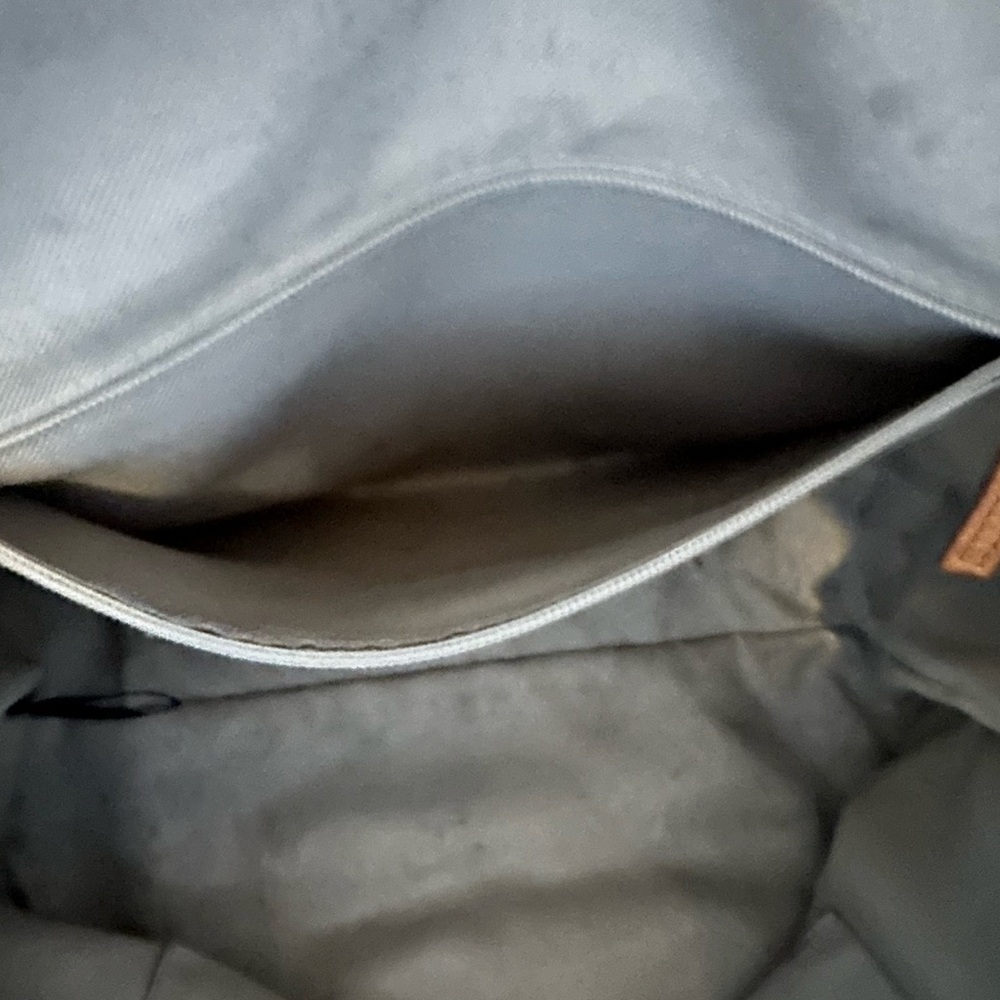 American Leather Company Camel Brown Zip Closure Medium Size handbag Purse. - Picture 10 of 15